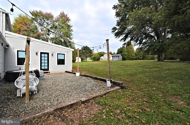 2221 OAKFIELD RD, Warrington, PA 18976