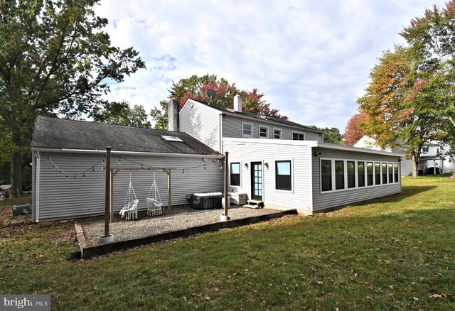 2221 OAKFIELD RD, Warrington, PA 18976
