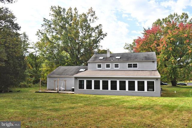 2221 OAKFIELD RD, Warrington, PA 18976