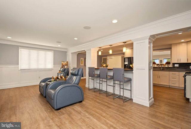 2221 OAKFIELD RD, Warrington, PA 18976