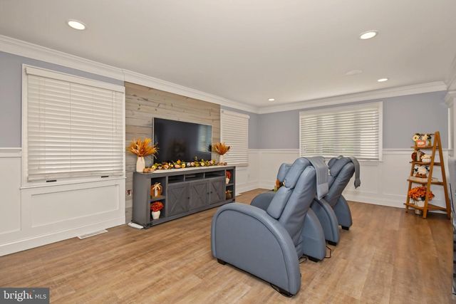 2221 OAKFIELD RD, Warrington, PA 18976