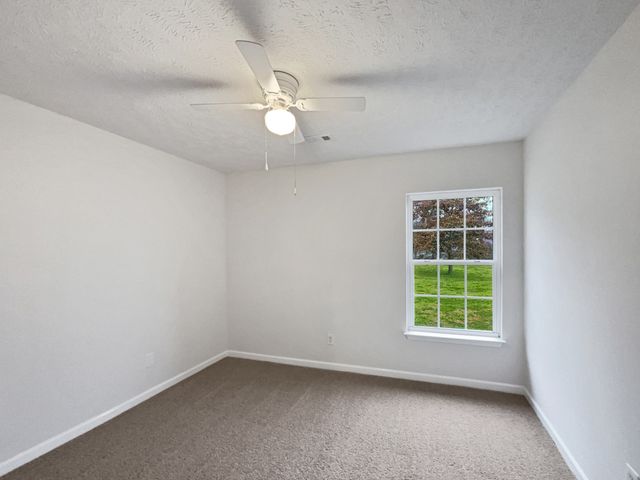 760 Autumn Ridge Ln, Columbia, TN 38401