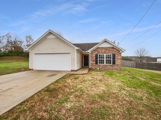 760 Autumn Ridge Ln, Columbia, TN 38401