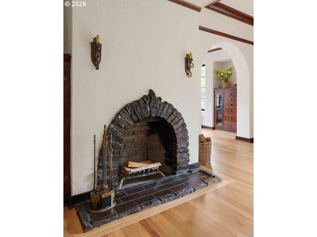 4225 Ne DAVIS St, Portland, OR 97213