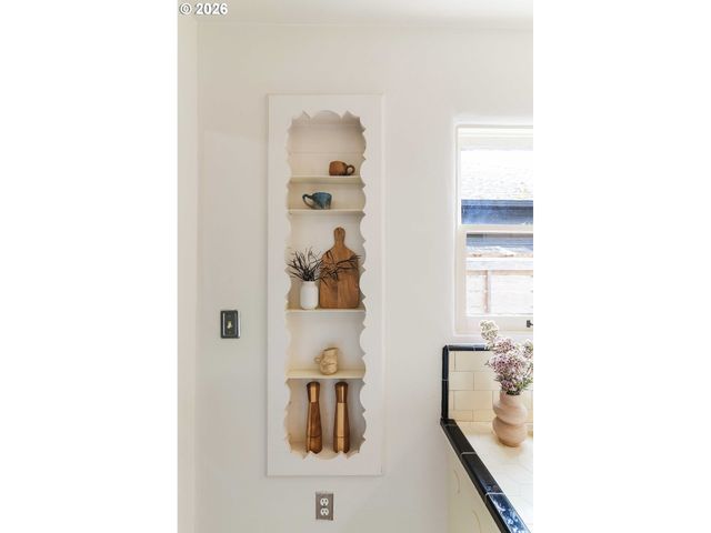4225 Ne DAVIS St, Portland, OR 97213