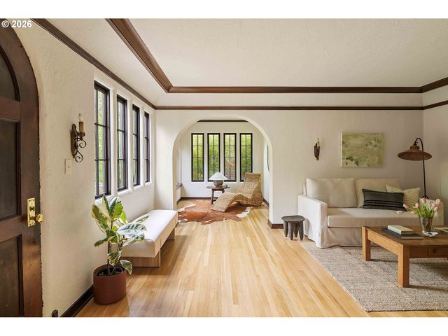 4225 Ne DAVIS St, Portland, OR 97213
