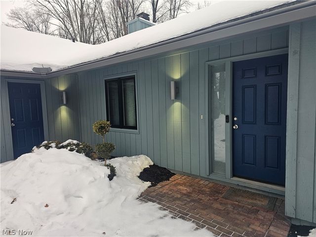 21586 Little Brook Way, Strongsville, OH 44149