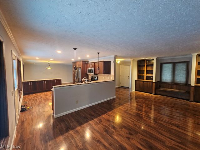 21586 Little Brook Way, Strongsville, OH 44149