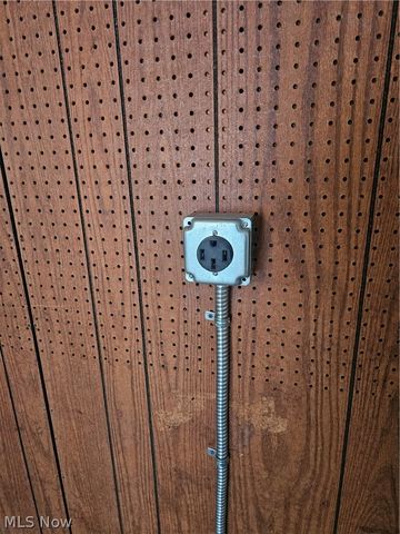 21586 Little Brook Way, Strongsville, OH 44149