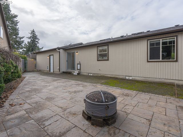 16817 Se PINE St, Portland, OR 97233