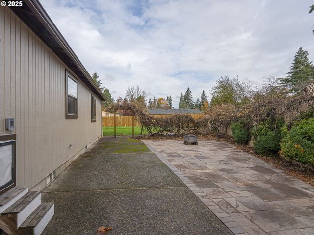 16817 Se PINE St, Portland, OR 97233