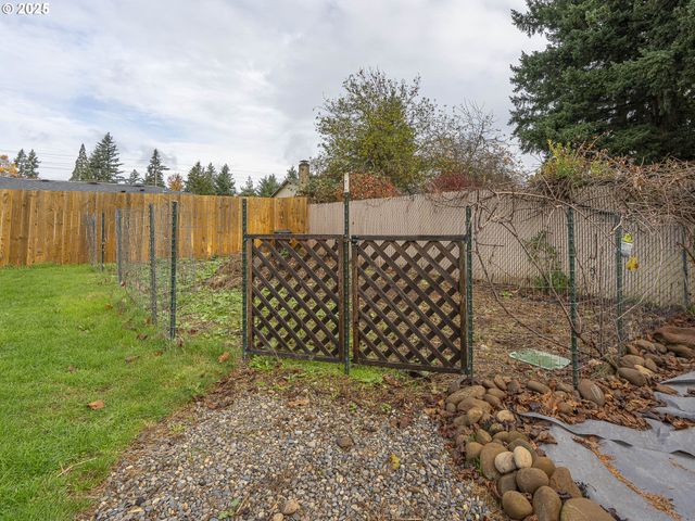 16817 Se PINE St, Portland, OR 97233