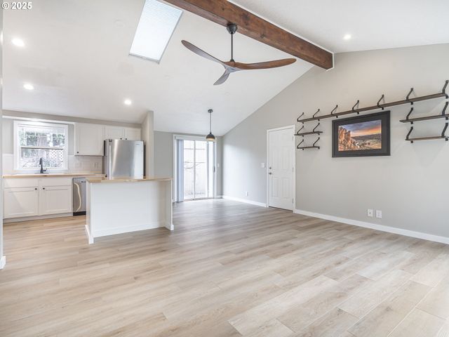 16817 Se PINE St, Portland, OR 97233