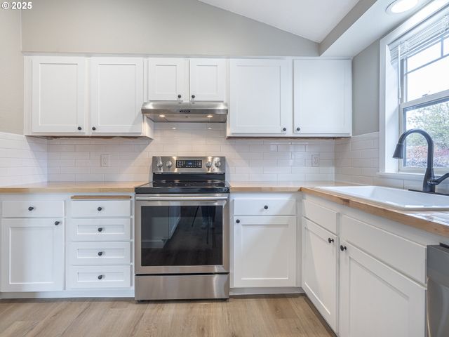 16817 Se PINE St, Portland, OR 97233