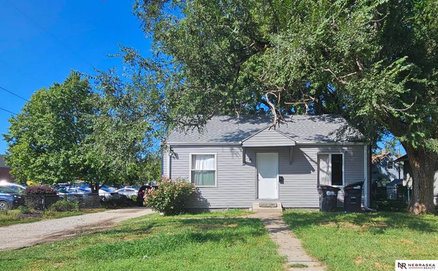 2710 Ellison Avenue, Omaha, NE 68111