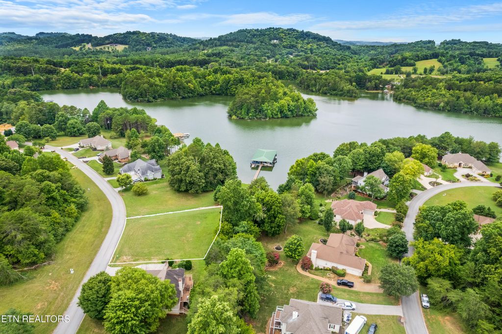 708 Wood Duck Drive, Vonore, TN 37885