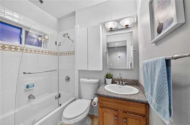 11124 Burbank Boulevard 108, North Hollywood, CA 91601