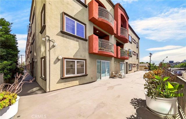 11124 Burbank Boulevard 108, North Hollywood, CA 91601