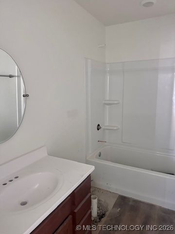 702 S 2nd Avenue, Durant, OK 74701