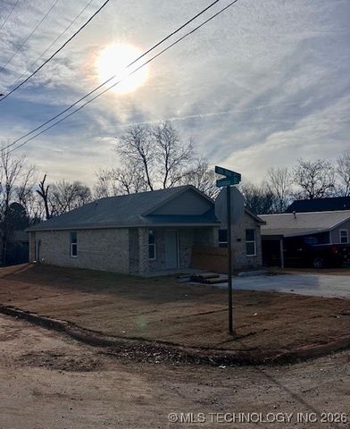 702 S 2nd Avenue, Durant, OK 74701