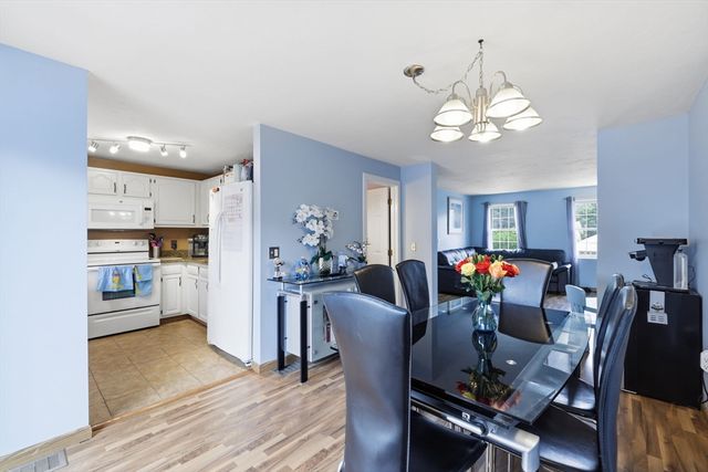 37 Grammont Road, Worcester, MA 01607