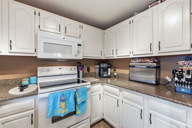 37 Grammont Road, Worcester, MA 01607