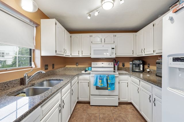 37 Grammont Road, Worcester, MA 01607