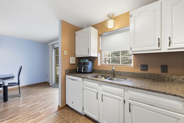 37 Grammont Road, Worcester, MA 01607