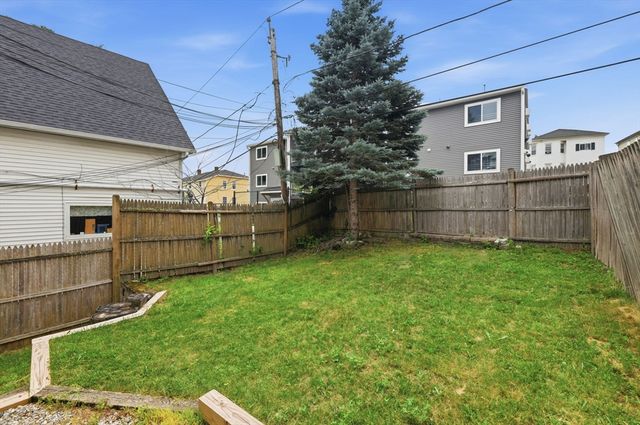 37 Grammont Road, Worcester, MA 01607