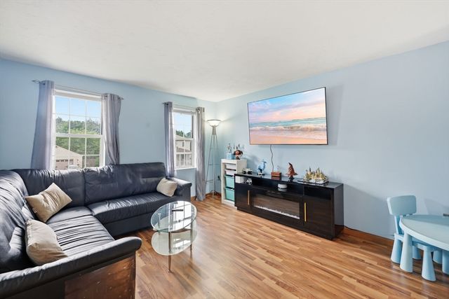 37 Grammont Road, Worcester, MA 01607