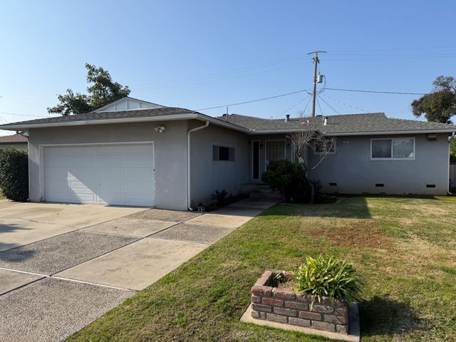 2825 N Hulbert Avenue, Fresno, CA 93705