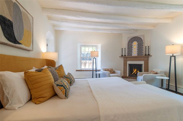 767 Acequia Madre 1, Santa Fe, NM 87505