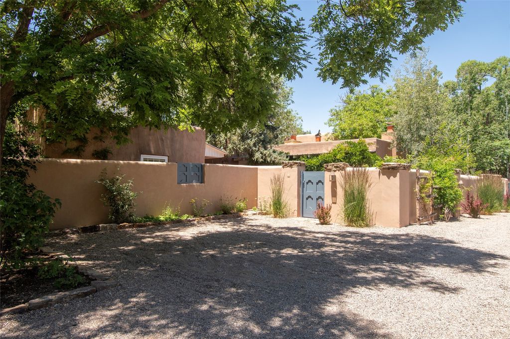 767 Acequia Madre 1, Santa Fe, NM 87505