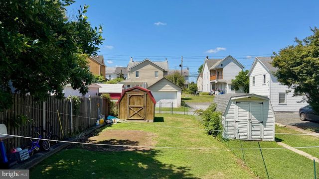 220 S 4TH ST, Emmaus, PA 18049