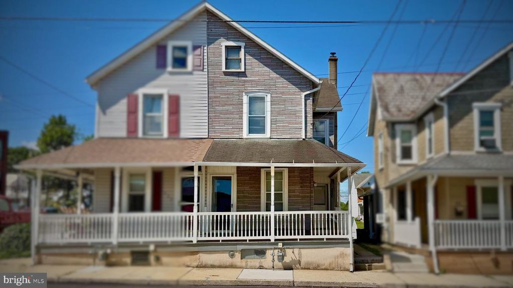 220 S 4TH ST, Emmaus, PA 18049