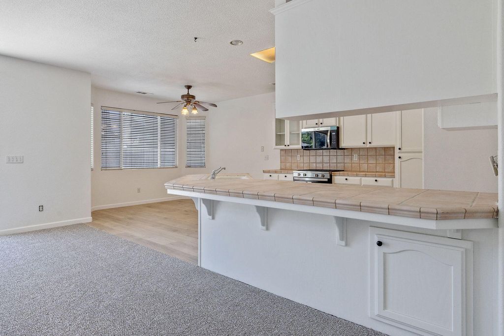 Image 10 of property listing at 4125 W Harold, Visalia, CA 93291