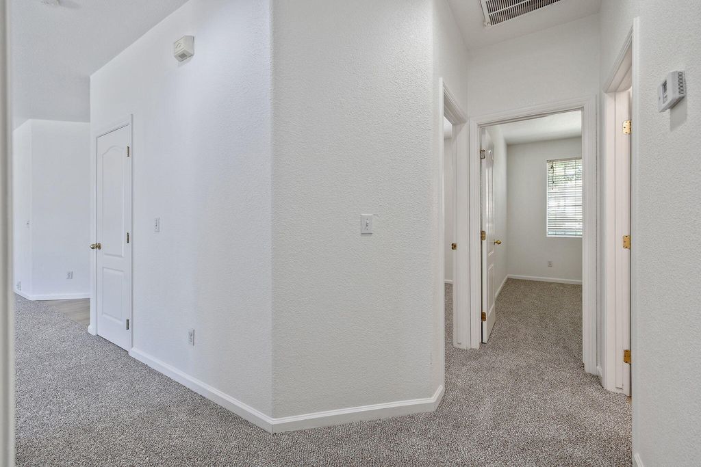 Image 19 of property listing at 4125 W Harold, Visalia, CA 93291