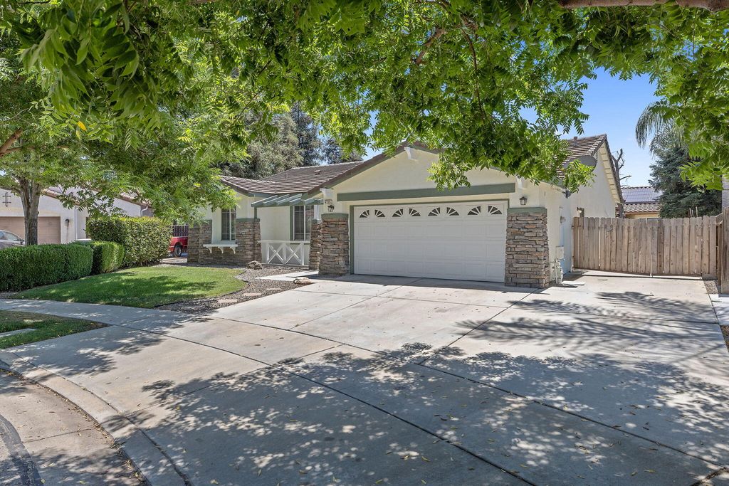 Image 2 of property listing at 4125 W Harold, Visalia, CA 93291