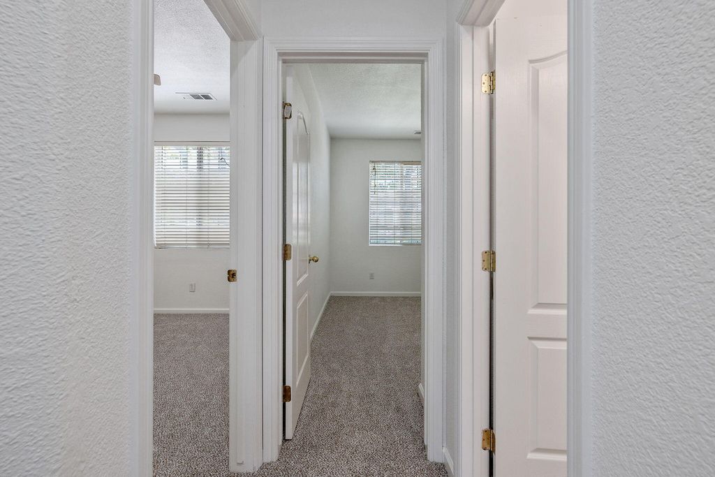 Image 20 of property listing at 4125 W Harold, Visalia, CA 93291