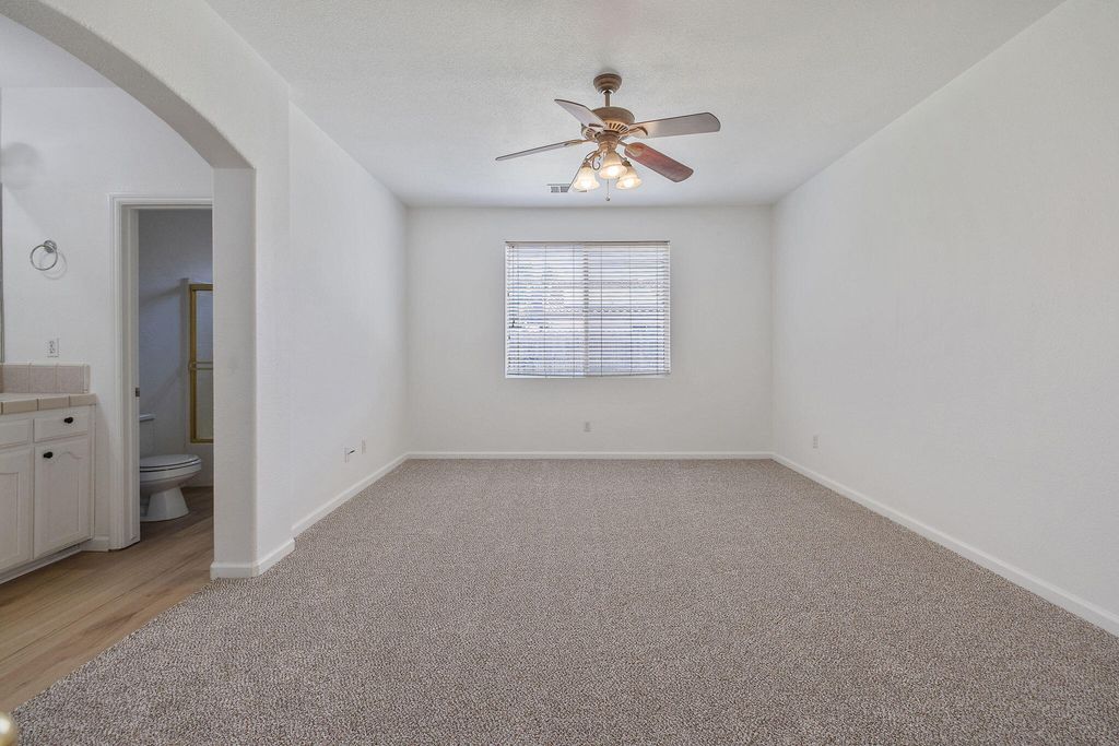 Image 24 of property listing at 4125 W Harold, Visalia, CA 93291