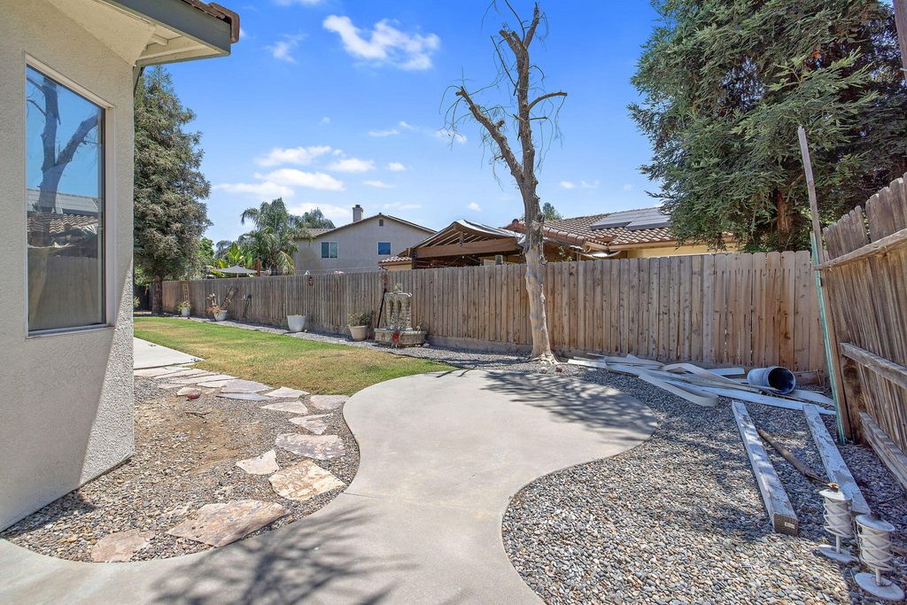 Image 30 of property listing at 4125 W Harold, Visalia, CA 93291
