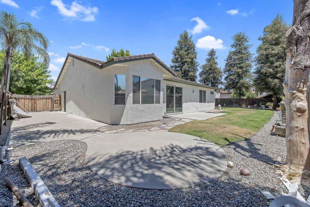 Image 32 of property listing at 4125 W Harold, Visalia, CA 93291