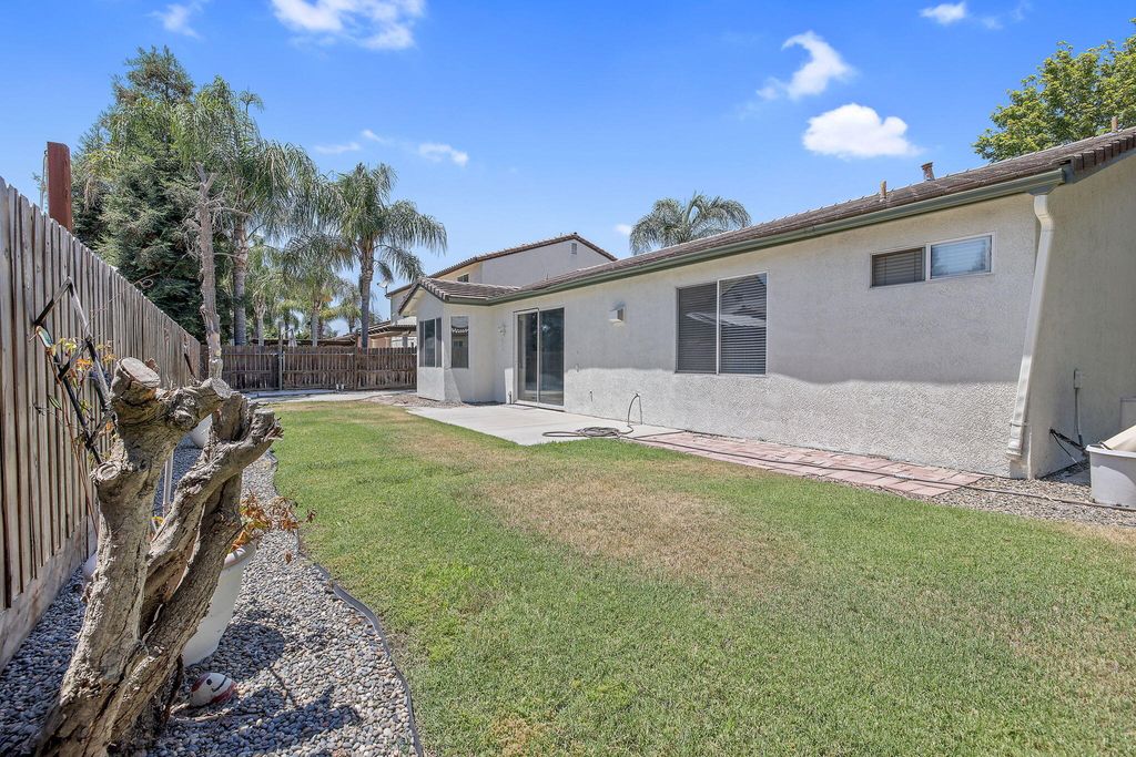 Image 34 of property listing at 4125 W Harold, Visalia, CA 93291