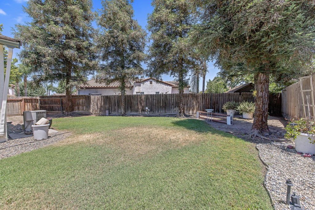 Image 35 of property listing at 4125 W Harold, Visalia, CA 93291