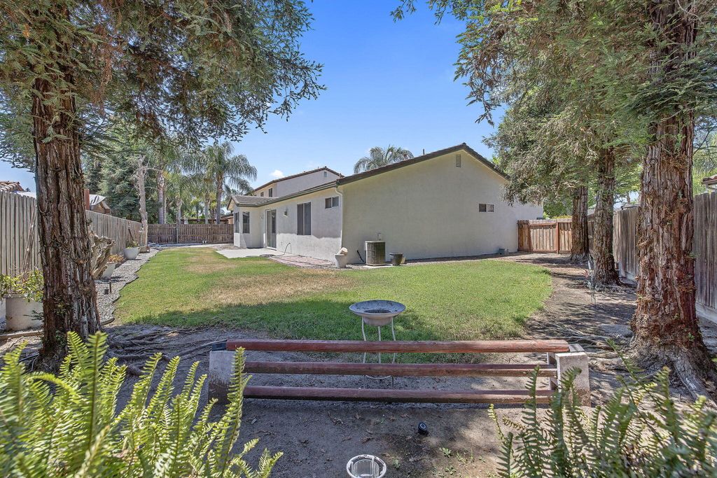 Image 36 of property listing at 4125 W Harold, Visalia, CA 93291