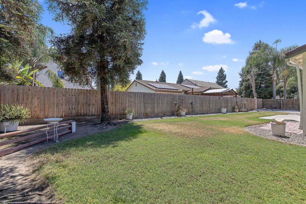 Image 37 of property listing at 4125 W Harold, Visalia, CA 93291