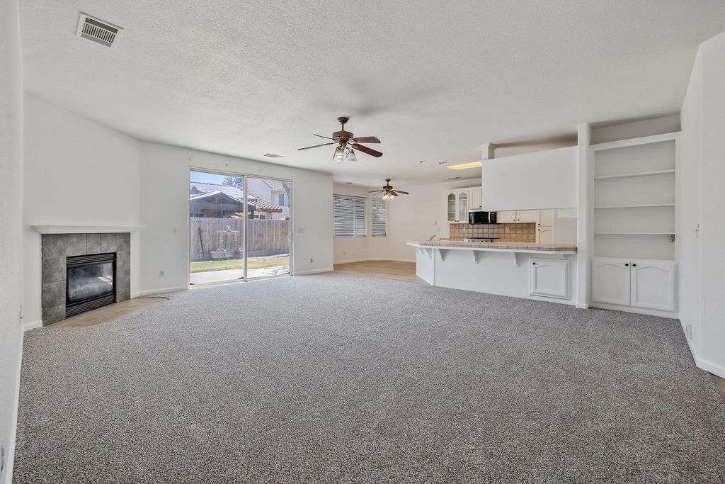 Image 6 of property listing at 4125 W Harold, Visalia, CA 93291