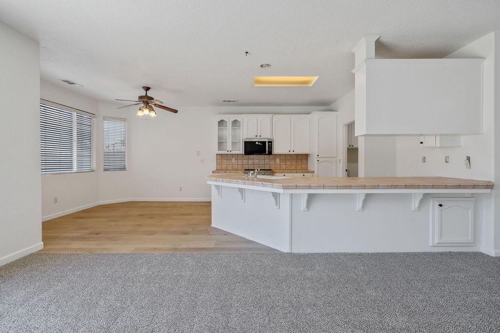 Image 9 of property listing at 4125 W Harold, Visalia, CA 93291