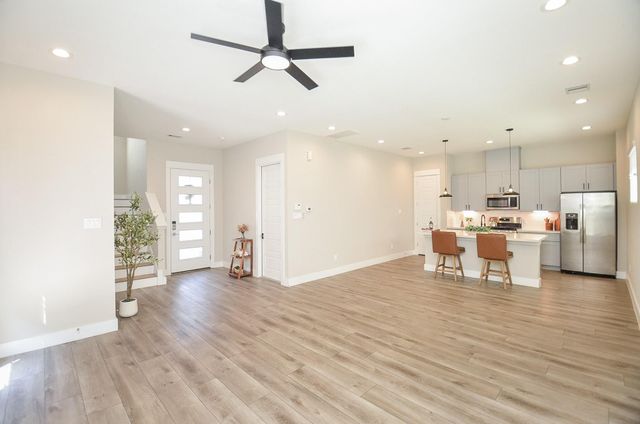 1223 W Tidwell Road, Houston, TX 77091