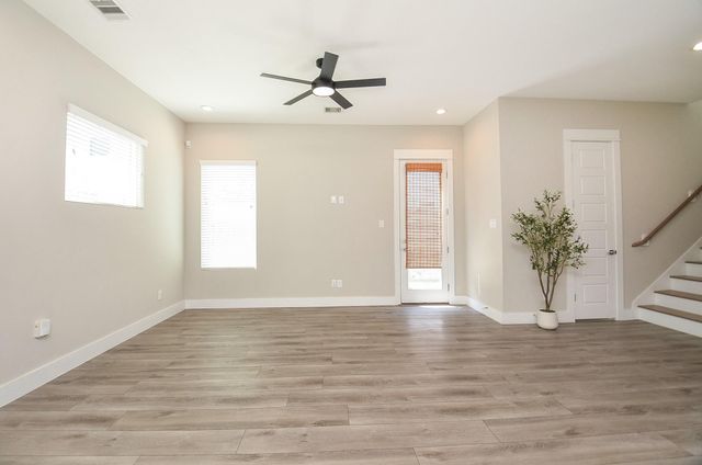 1223 W Tidwell Road, Houston, TX 77091